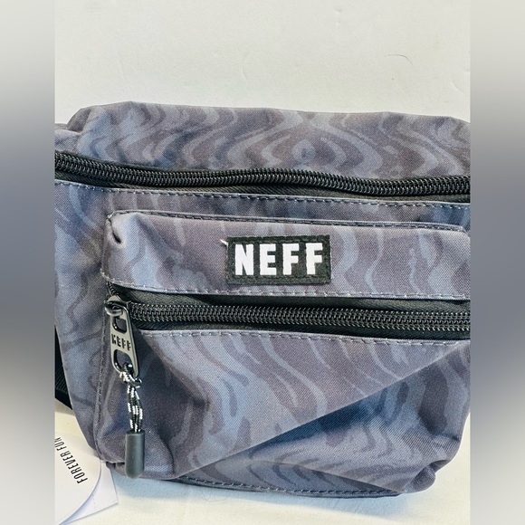 Neff Fannypack / Crossbody 
NWT - Picture 2 of 3